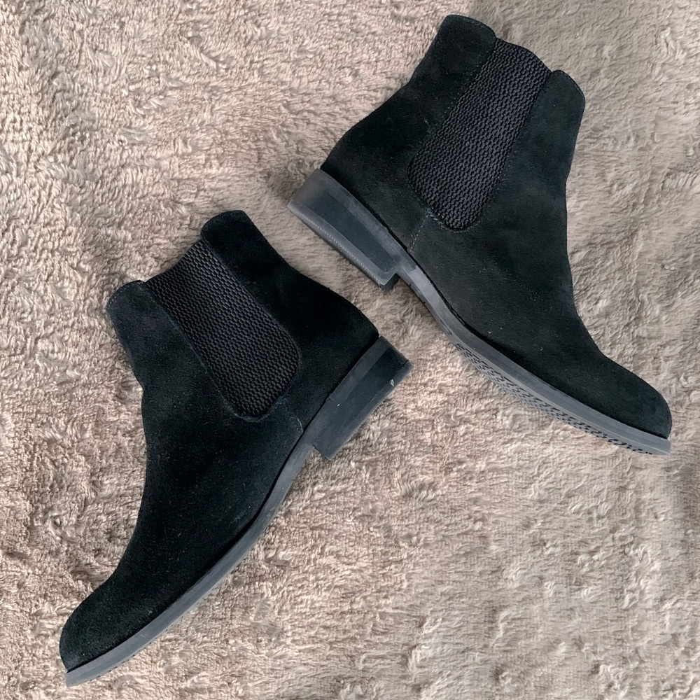 Laura Scott Black Suede Booties